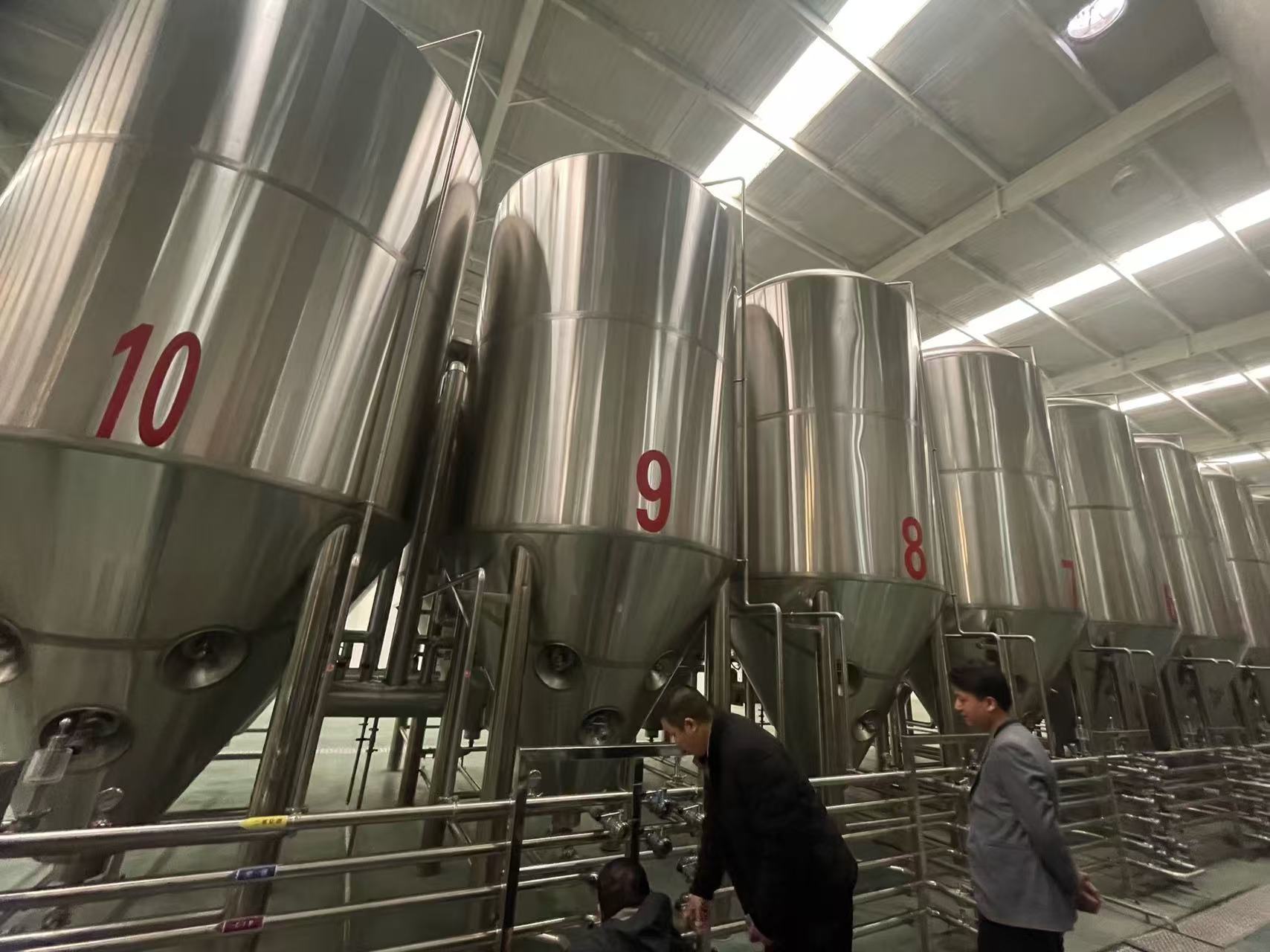 梁山精酿啤酒设备厂—平面布置、设备设计、制造、调试、培训等一条龙服务